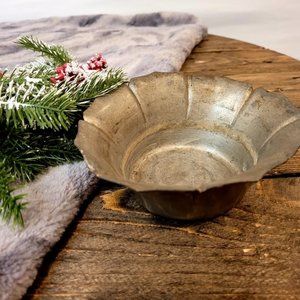 Old colony pewter bowl 560